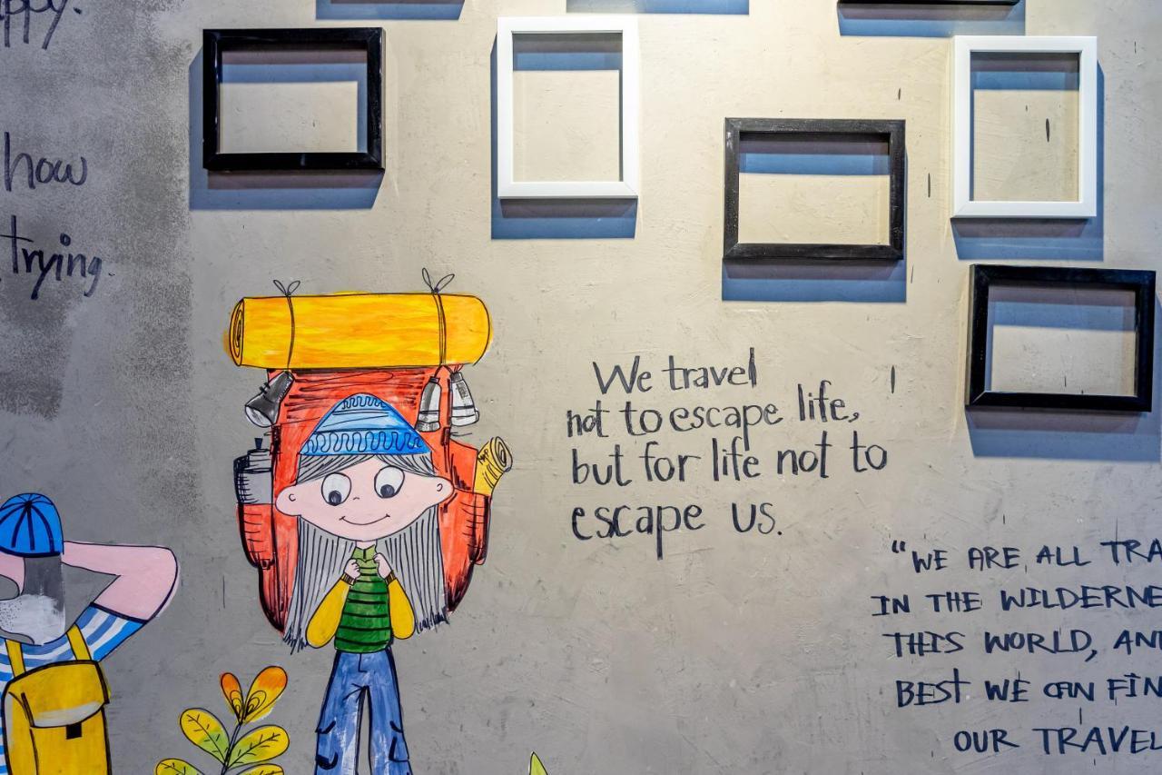 The Beds Ever Hostel (Adults Only) Bangkok Ngoại thất bức ảnh