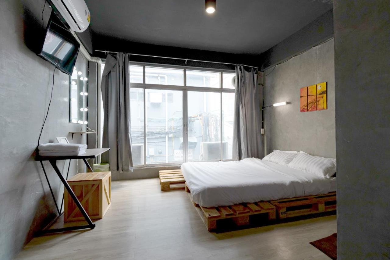 The Beds Ever Hostel (Adults Only) Bangkok Ngoại thất bức ảnh