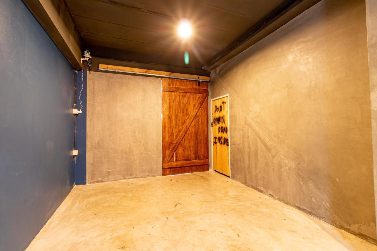 The Beds Ever Hostel (Adults Only) Bangkok Ngoại thất bức ảnh