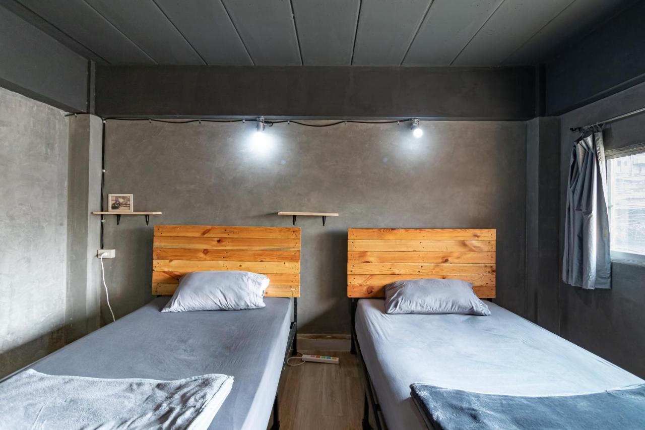 The Beds Ever Hostel (Adults Only) Bangkok Ngoại thất bức ảnh