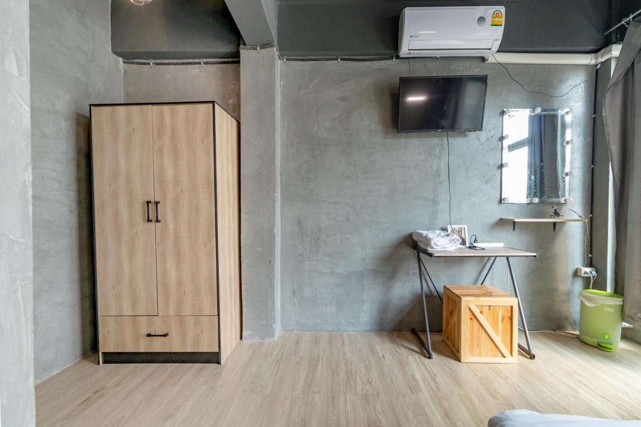 The Beds Ever Hostel (Adults Only) Bangkok Ngoại thất bức ảnh