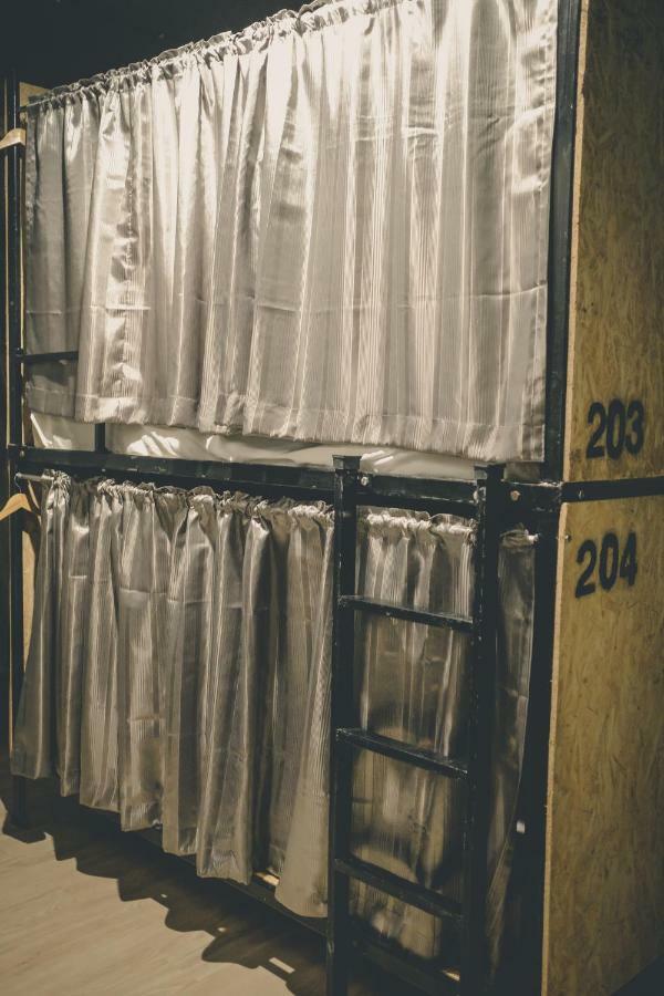 The Beds Ever Hostel (Adults Only) Bangkok Ngoại thất bức ảnh