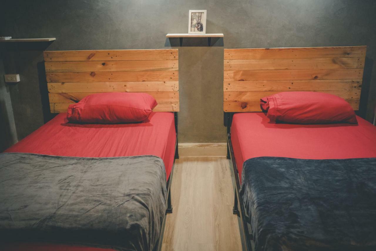 The Beds Ever Hostel (Adults Only) Bangkok Ngoại thất bức ảnh