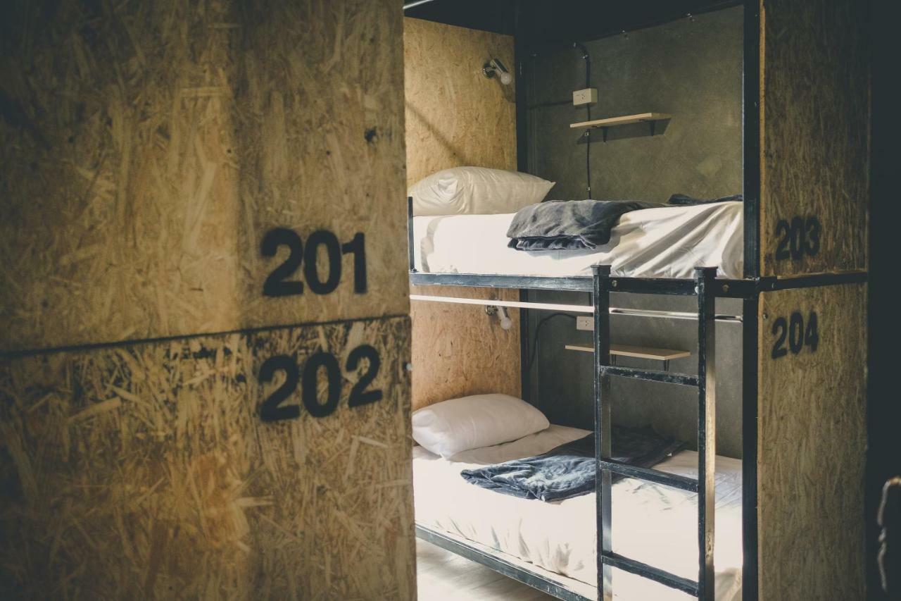 The Beds Ever Hostel (Adults Only) Bangkok Ngoại thất bức ảnh