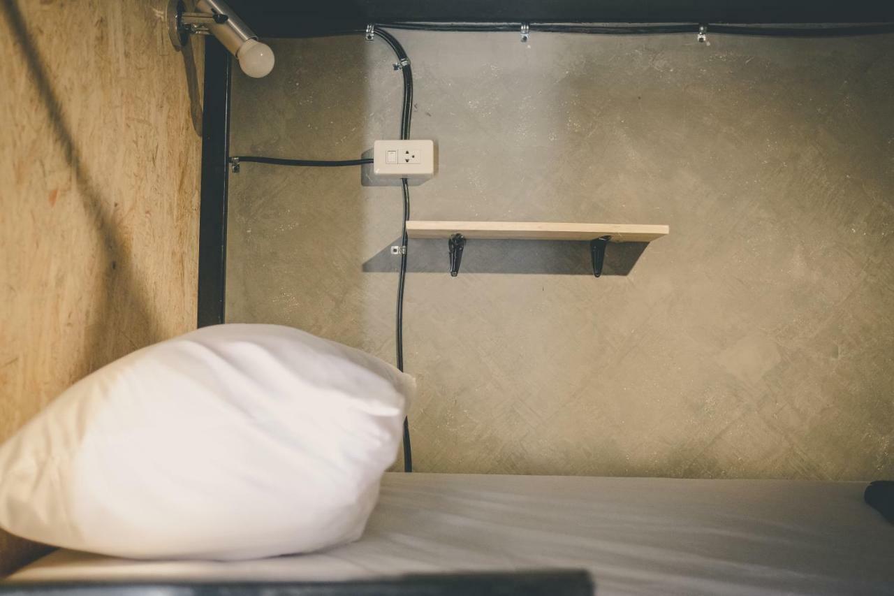 The Beds Ever Hostel (Adults Only) Bangkok Ngoại thất bức ảnh